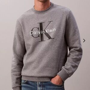 Calvin Klein Men’s Monologo Fleece Crewneck Sweatshirt in Grey Heather, Size: M